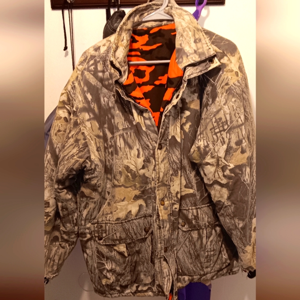 CAMOUFLAGE HUNTING JACKET  REVERSABLE